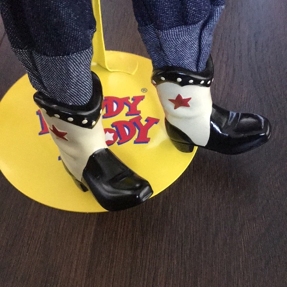 Howdy Doody Limited Edition 50th Anniversary Doll with Stand - Picture 4 of 9